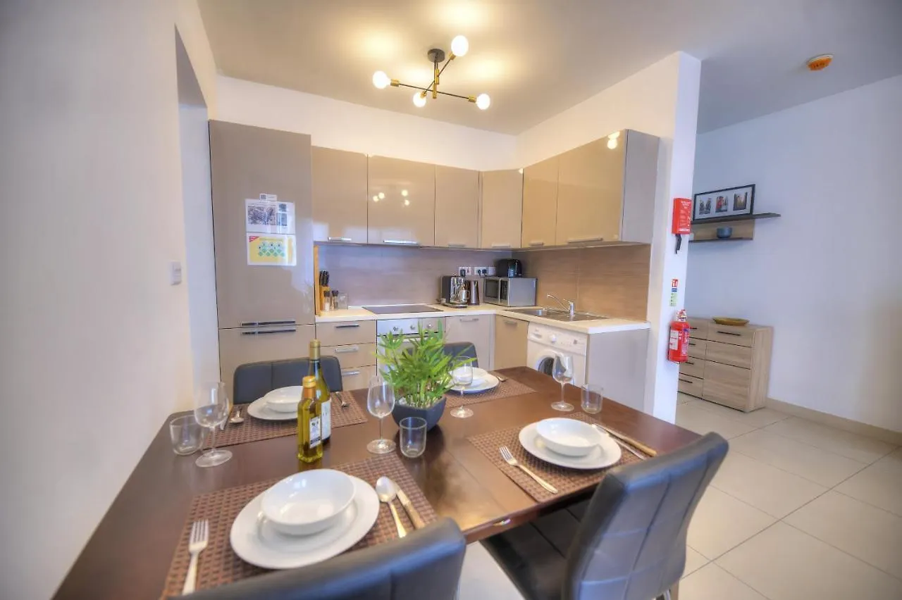 Centrally Located And Tastefully Furnished One Bedroom Apartment Ckni1-1 Gzira 0*,  Malta
