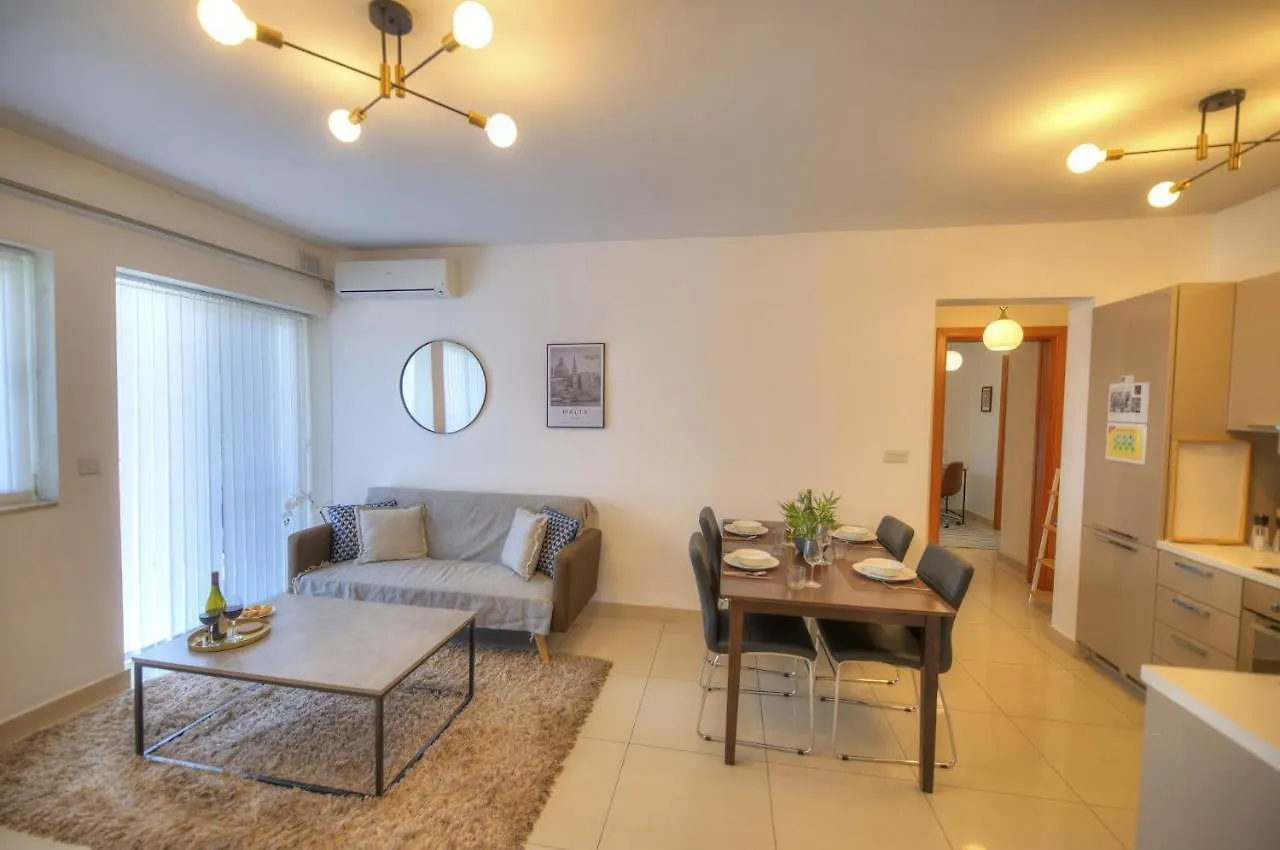 Centrally Located And Tastefully Furnished One Bedroom Apartment Ckni1-1 Gzira