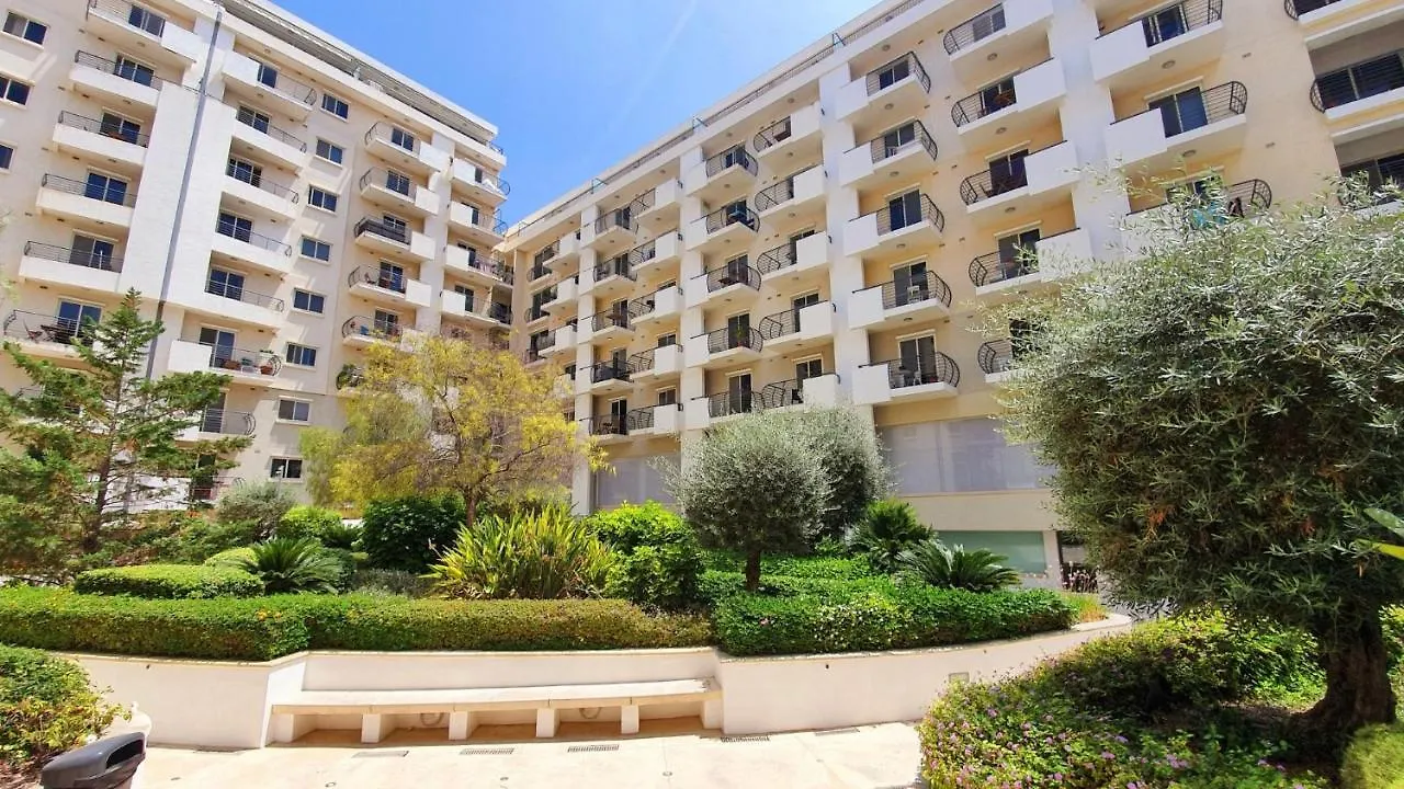 Centrally Located And Tastefully Furnished One Bedroom Apartment Ckni1-1 Gzira